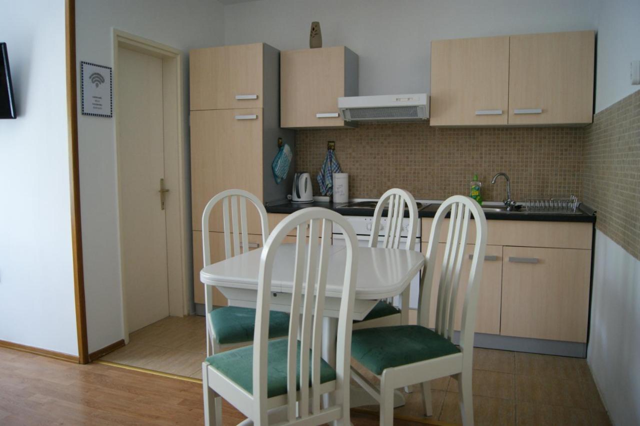 Apartment Lynx Korenica Extérieur photo